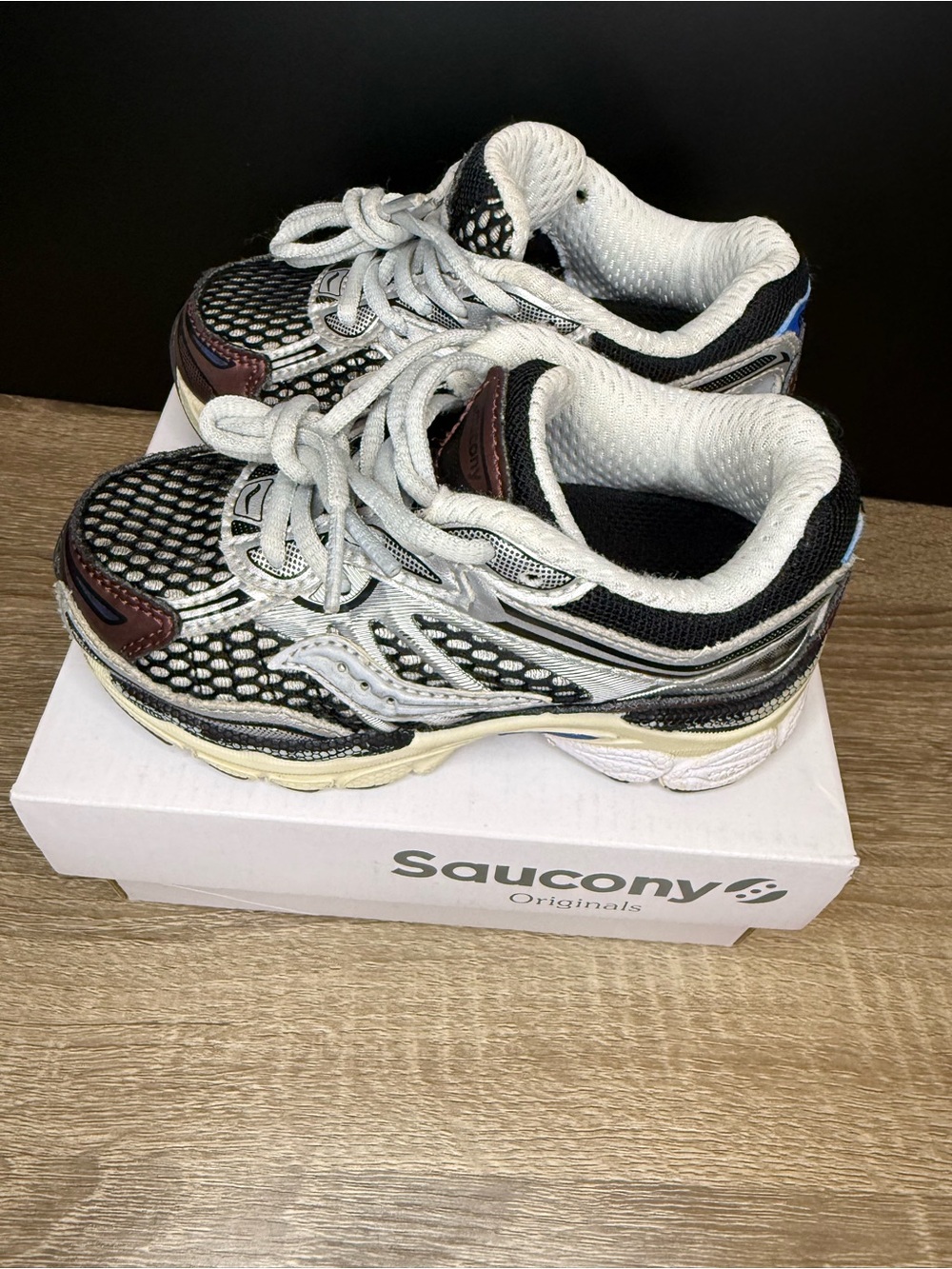Saucony OMNI 9 Kdz Size 7c